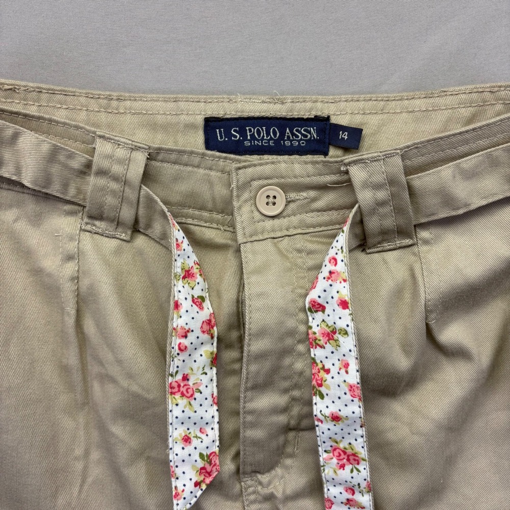 US Polo Assn Girls Khaki Pleated Scooter Skirt Skort Floral Belt Size 14 NWT - Picture 2 of 8